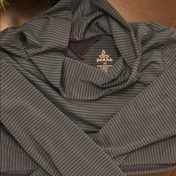 Prana Women’s Shirt EUC! - Picture 2 of 4